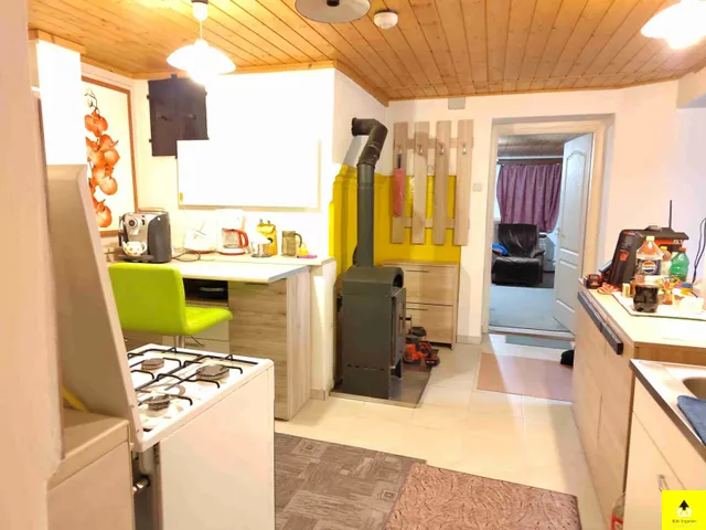 Eladó ház Nagygeresd, Felújított családi ház eladó Nagygeresden –kemencével, műhellyel, garázzsal és 1700 m²-es telekkel 70 n