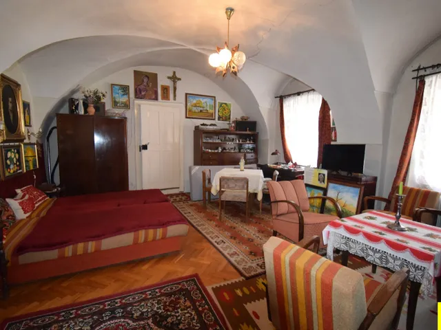 Eladó ház Kőszeg, Hangulatos belvárosi családi ház eladó Kőszeg szívében! 95 nm