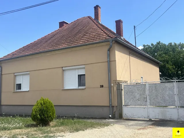 Eladó ház Bük 90 nm