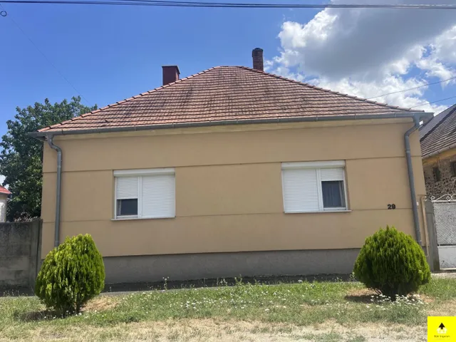Eladó ház Bük, Csendes környezetben fekvő, kiváló állapotú családi ház eladó Bükön! 90 nm