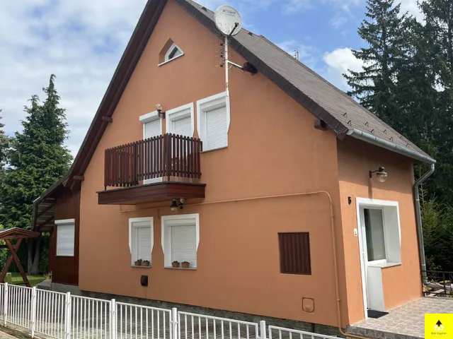 Eladó nyaraló Bük, Bükfürdőn 2 apartmanból álló, kiváló állapotú nyaraló eladó – remek befektetési lehetőség! 65 nm