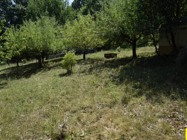 Eladó telek Kőszeg, Kőszegen 4.532 m²-es telek, tégla építésű nyaralóval és garázzsal eladó 4532 nm