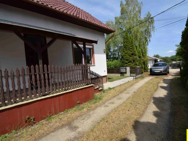 Eladó ház Lövő, Eladó családi ház Lövőn – csendes környezetben, kiváló közlekedéssel, akár két generáció számára is! 180 nm