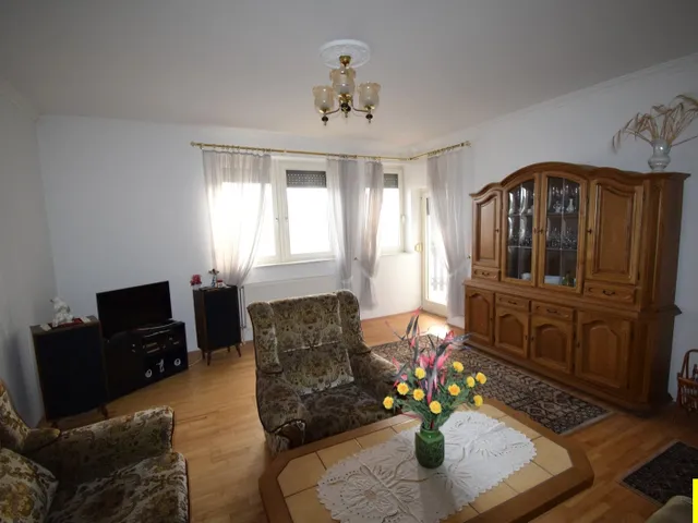 Eladó lakás Bük 72 nm