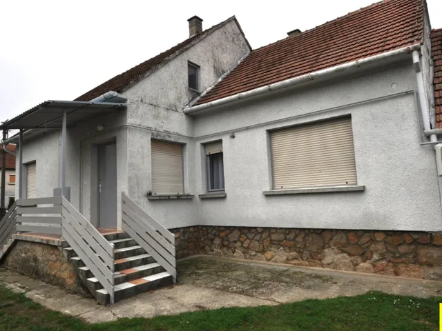 Kiadó ház Bük, Bükön, frekventált helyen 5 szobás családi ház hosszú távra kiadó 120 nm