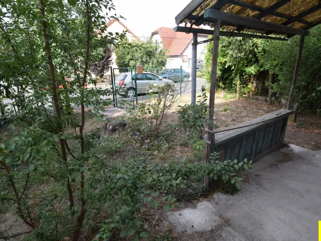 Eladó ház Bük, Bükön felújítandó sorház eladó – 19,9 M Ft 70 nm