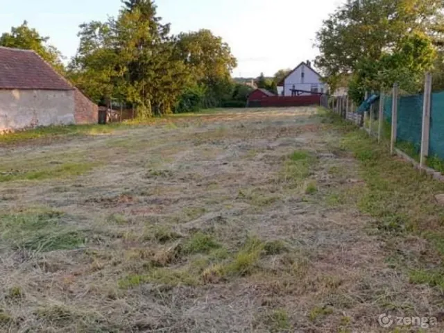 Eladó telek Csepreg, Csepregen 1638 m²-es belterületi építési telek – kedvező, 8.000 Ft/m²-es áron! 1638 nm