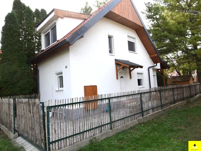 Eladó nyaraló Bük, Bükfürdőn, a gyógyfürdő közelében újszerű állapotú, bútorozott nyaraló eladó! 72 nm