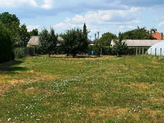 Eladó telek Újhartyán 1073 nm