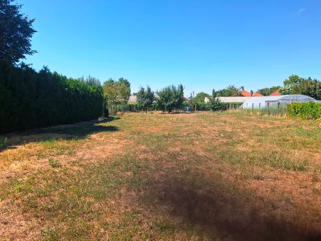 Eladó telek Újhartyán 1073 nm