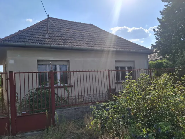 Eladó ház Örkény 70 nm