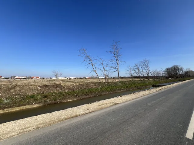 Eladó kereskedelmi és ipari ingatlan Vecsés 13183 nm