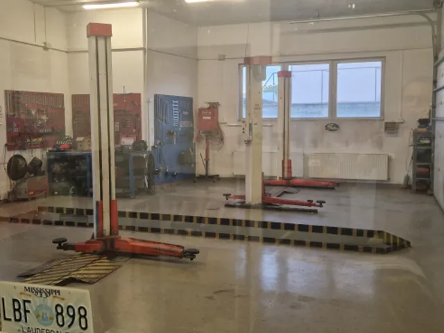 Eladó kereskedelmi és ipari ingatlan Budapest XVIII. kerület, Miklóstelep 224 nm
