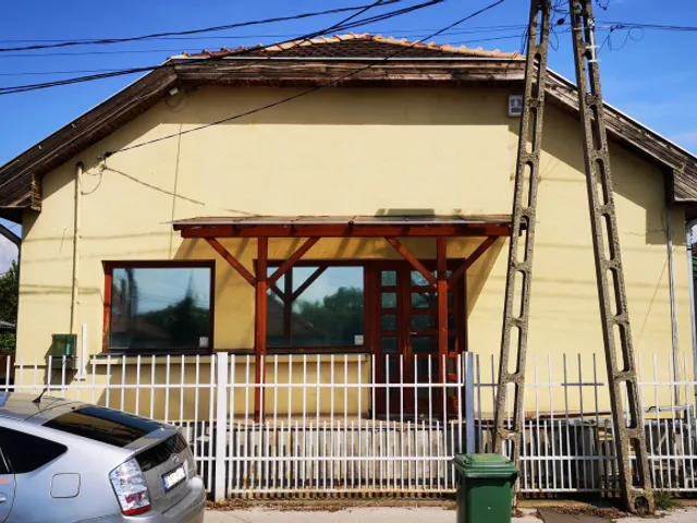 Kiadó kereskedelmi és ipari ingatlan Budapest XVIII. kerület, Újpéteritelep 120 nm