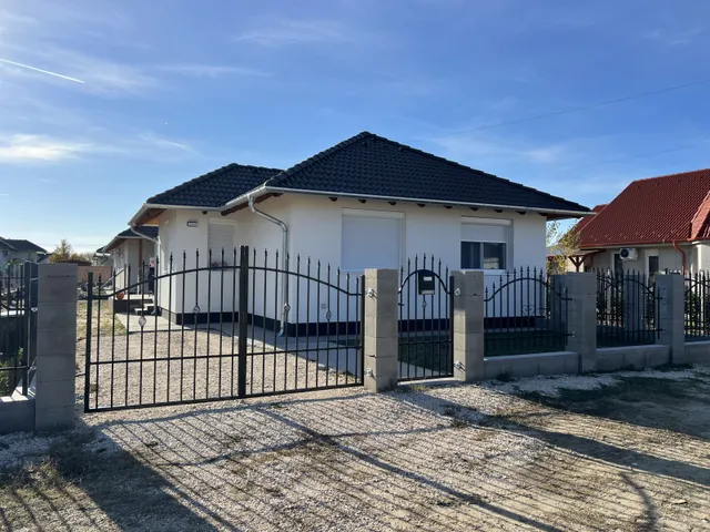 Eladó ház Ináncs 110 nm