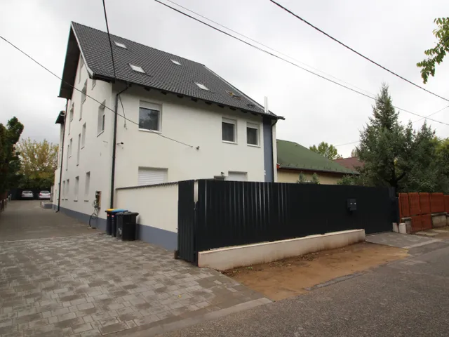 Eladó lakás Budapest XVIII. kerület, Újpéteritelep 86 nm