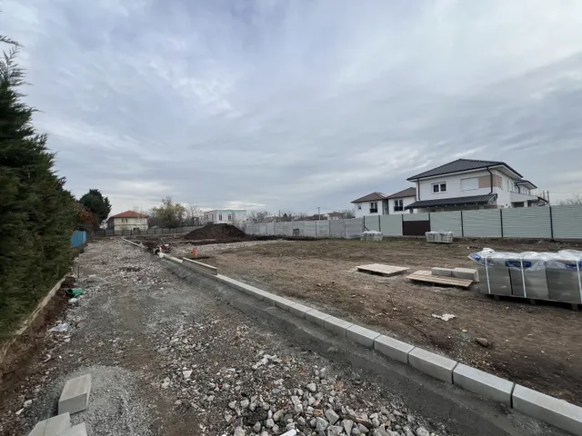 Eladó telek Budapest XVIII. kerület, Almáskert 400 nm