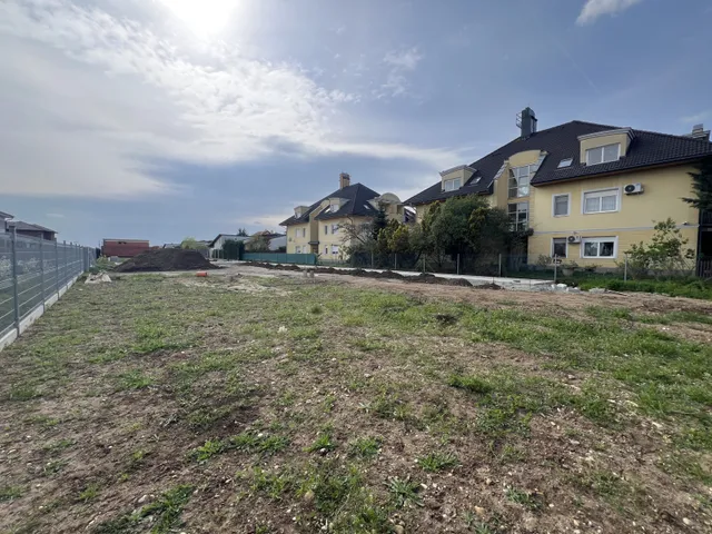 Eladó telek Budapest XVIII. kerület, Almáskert 400 nm