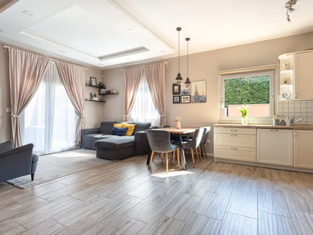 Eladó ház Budapest XVIII. kerület, Almáskert 142 nm