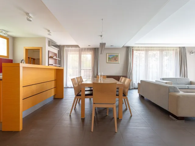 Eladó ház Székesfehérvár 270 nm