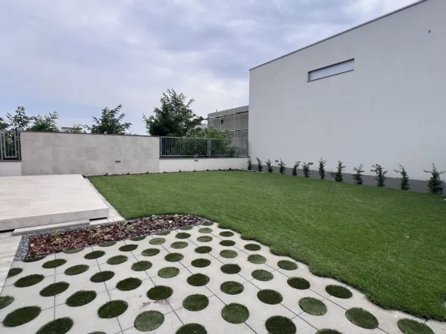 Kiadó ház Budapest XVIII. kerület, Almáskert 150 nm
