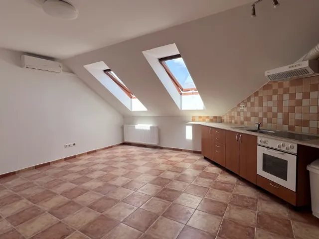 Eladó lakás Budapest XVIII. kerület, Kossuth Ferenc-telep 38 nm