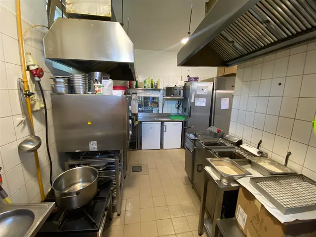 Eladó kereskedelmi és ipari ingatlan Budapest XVI. kerület, Mátyásföld 170 nm