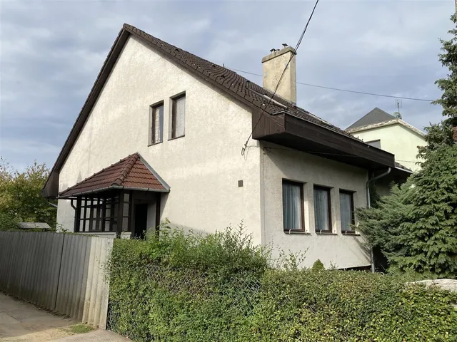 Eladó ház Budapest XVI. kerület, Petőfikert 190 nm