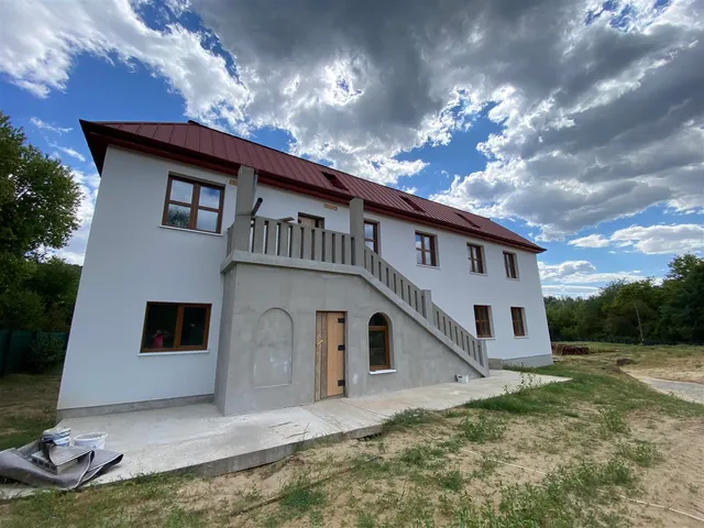 Eladó kereskedelmi és ipari ingatlan Gödöllő, Blaha 1650 nm