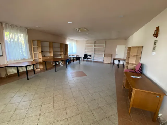 Kiadó kereskedelmi és ipari ingatlan Csömör 100 nm