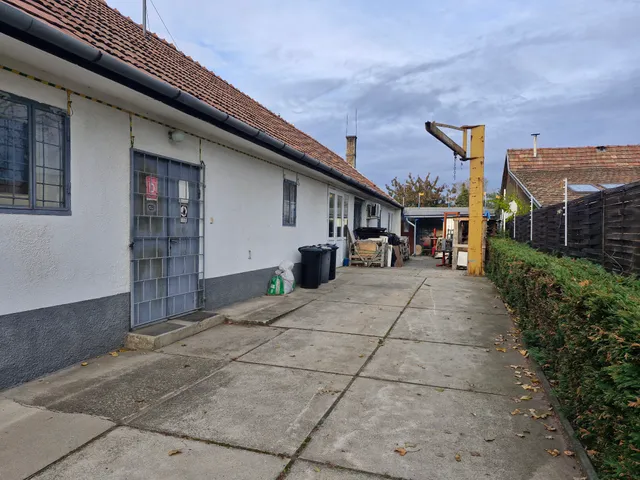Kiadó kereskedelmi és ipari ingatlan Monor 422 nm