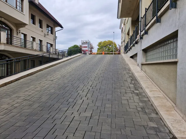 Eladó kereskedelmi és ipari ingatlan Budapest III. kerület, Óbuda 110 nm