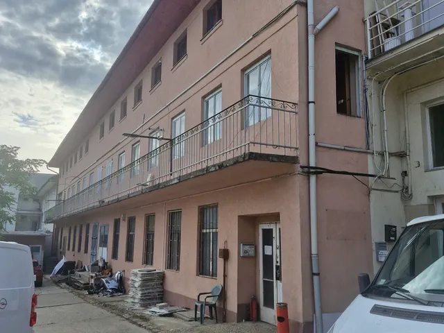 Eladó kereskedelmi és ipari ingatlan Budapest XIV. kerület, Kiszugló 800 nm