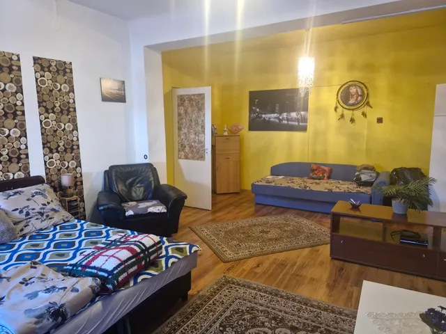 Eladó kereskedelmi és ipari ingatlan Budapest XIV. kerület, Kiszugló 800 nm