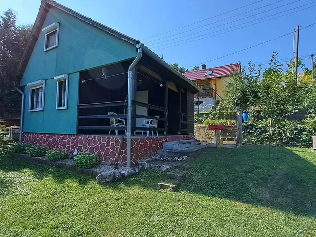 Eladó üdülő és hétvégi ház Gomba 42 nm