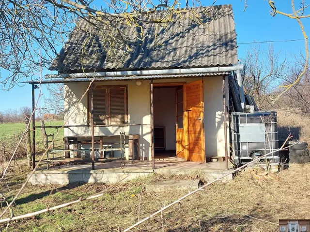 Eladó mezőgazdasági ingatlan Monor 2863 nm