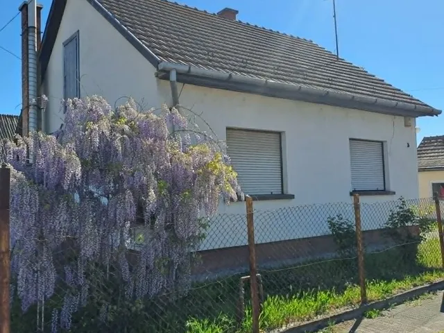 Eladó ház Monor 98 nm