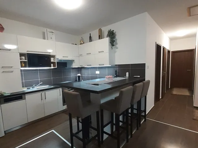 Eladó lakás Zalaegerszeg
