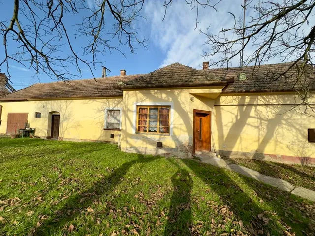 Eladó ház Teskánd 1200 nm