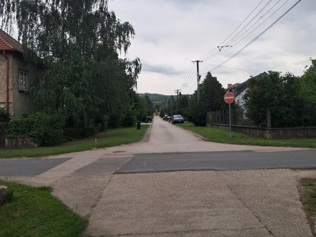Eladó ház Süttő 500 nm