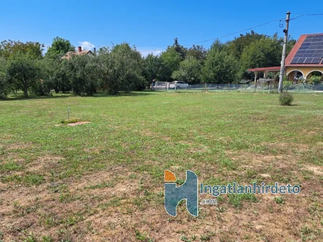 Eladó mezőgazdasági ingatlan Cserszegtomaj 1613 nm