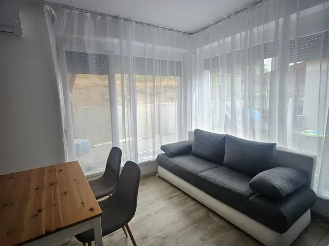 Eladó ház Teskánd 300 nm