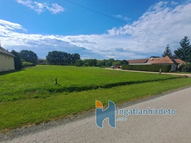 Eladó mezőgazdasági ingatlan Óhid 2450 nm