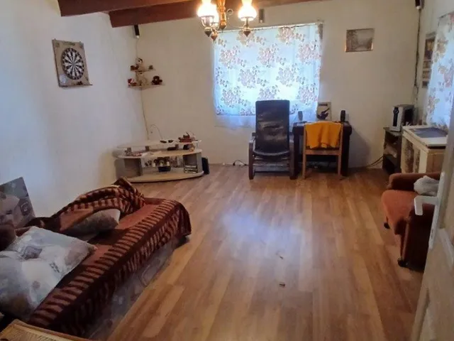 Eladó ház Galgahévíz 321 nm
