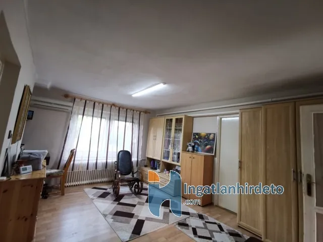 Eladó ház Kecskemét, Szolnokihegy 3000 nm