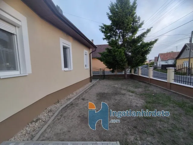 Eladó ház Hajdúnánás, Tedej 414 nm