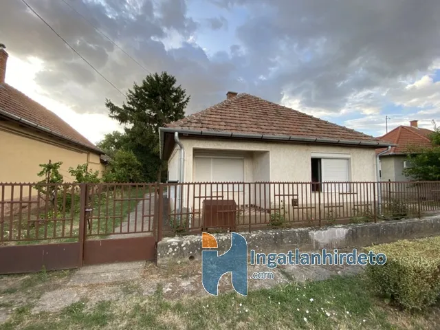 Eladó ház Hort 1303 nm