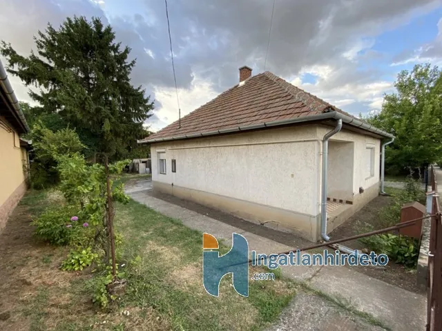 Eladó ház Hort 1303 nm