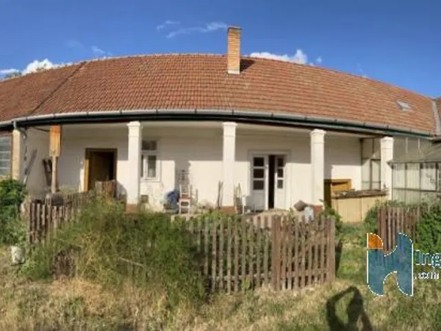Eladó ház Hort 1233 nm