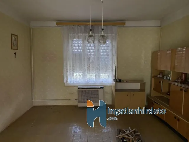 Eladó ház Hort 1233 nm